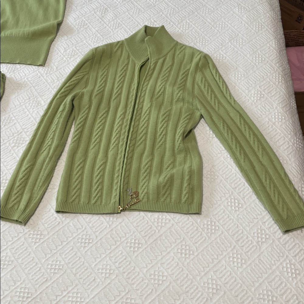 100% cashmere ST. JOHN Green cable Knit sweater - Picture 7 of 17